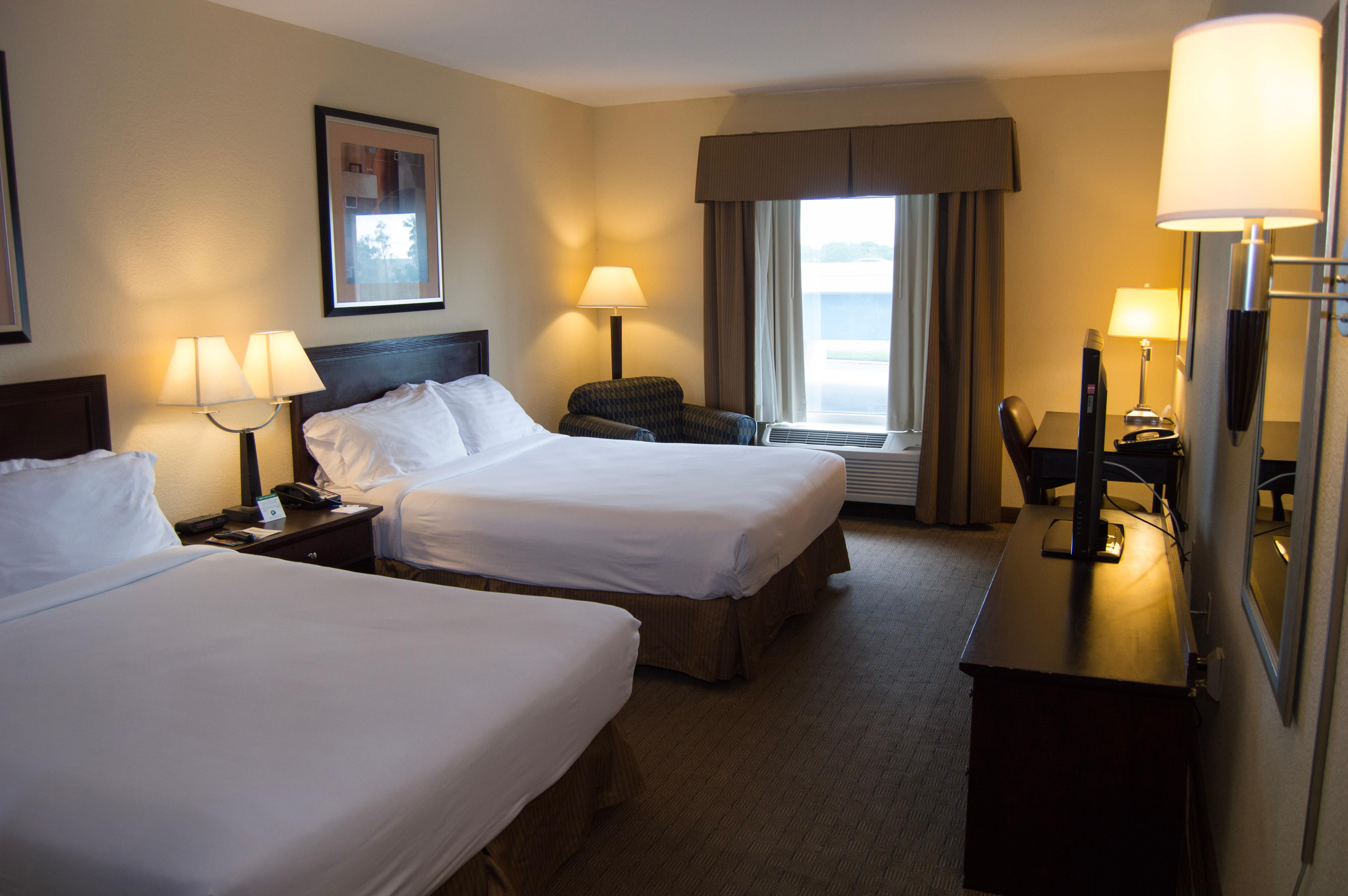 Holiday Inn Express Hotel & Suites Clearwater Us 19 North By Ihg Екстер'єр фото