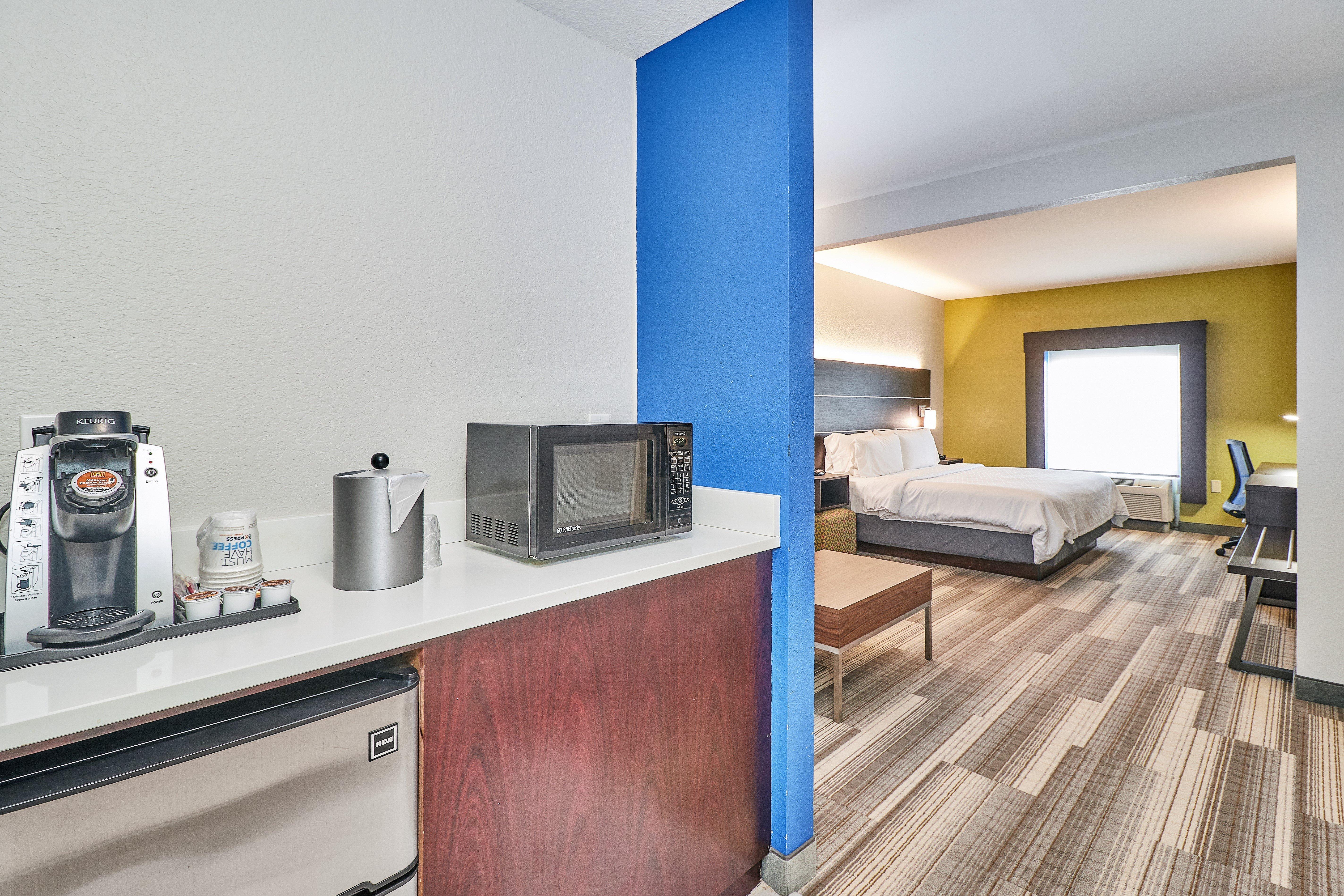 Holiday Inn Express Hotel & Suites Clearwater Us 19 North, An Ihg Hotel Екстер'єр фото